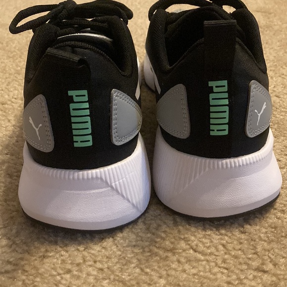 NWOT Puma Soft Foam Optimal Comfort Sneakers - 7 - Picture 3 of 6